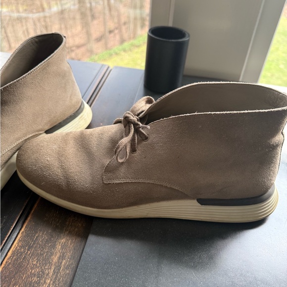Men's Taupe Suede Chukka Boots - Picture 4 of 6